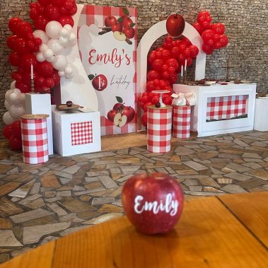 Πρώτα Γενέθλια της Emily με Θέμα : “Μήλο & Κανέλα” στο Οινοποιείο Ζαχαίος